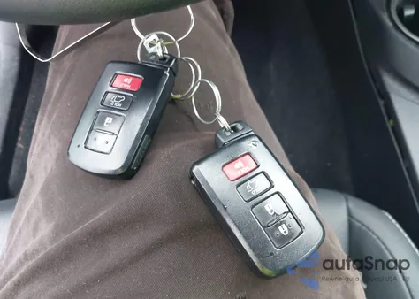 2017 Toyota Rav4 Limited z USA, uszkodzony, nr VIN 2T3YFREV3HW370831